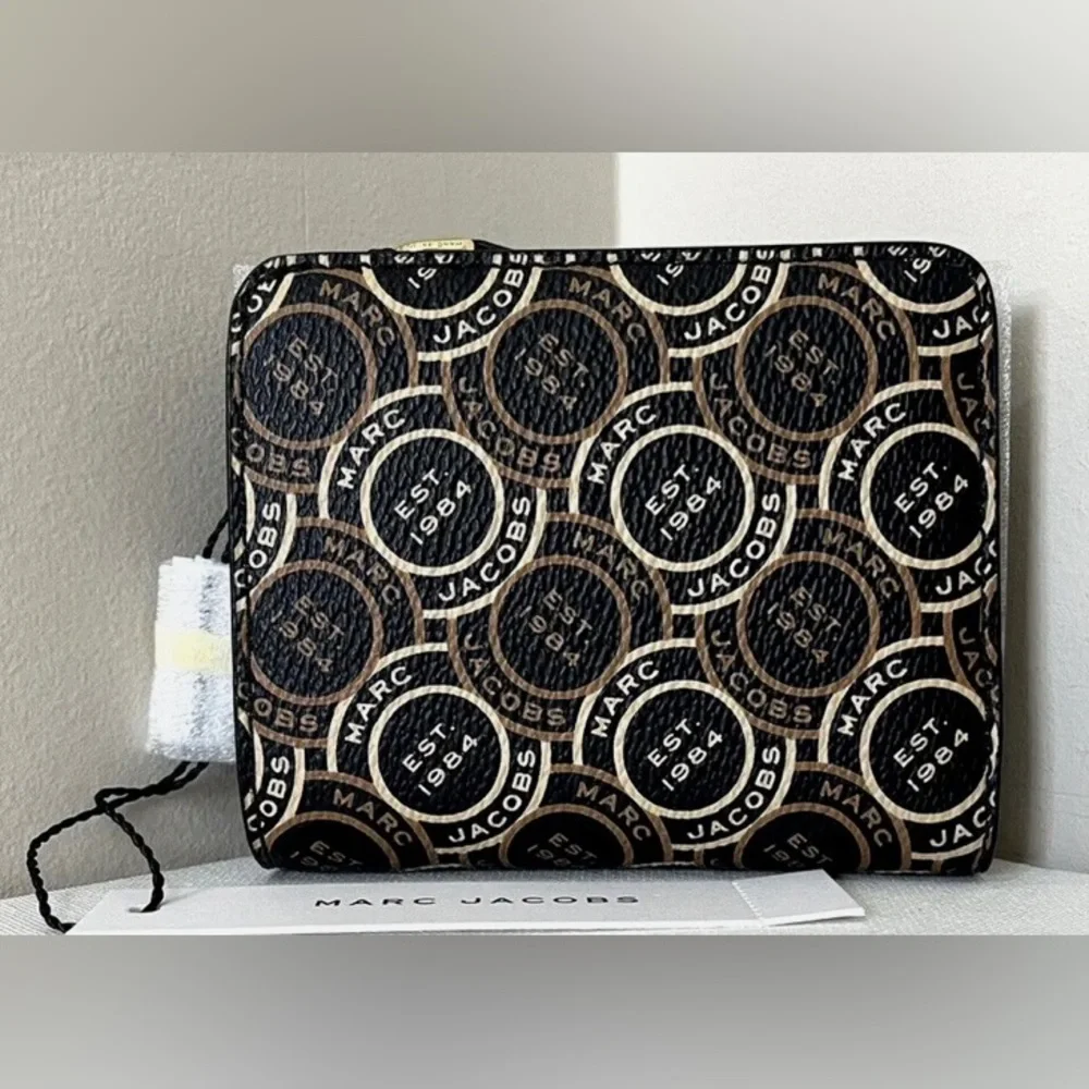 Marc Jacobs Logo Compact Wallet Black Multi - Picture 2 of 9